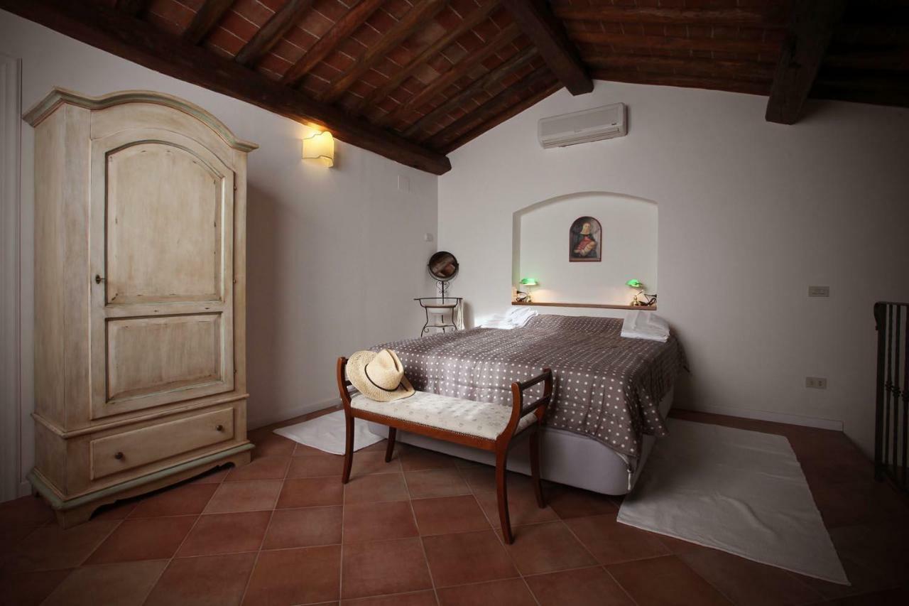 Agriturismo Le Pianore Монтеспертоли Экстерьер фото